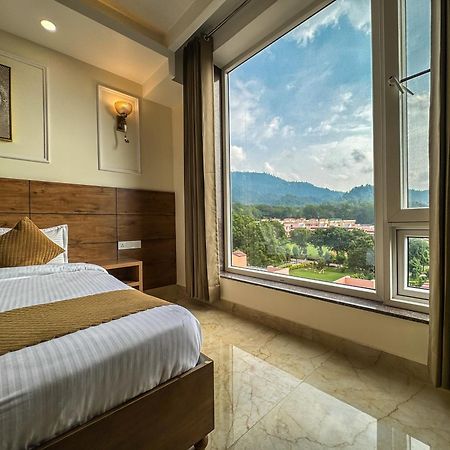 Hotel Nirvana Bliss, Behind Parmarth Niketan Ришикеш Экстерьер фото
