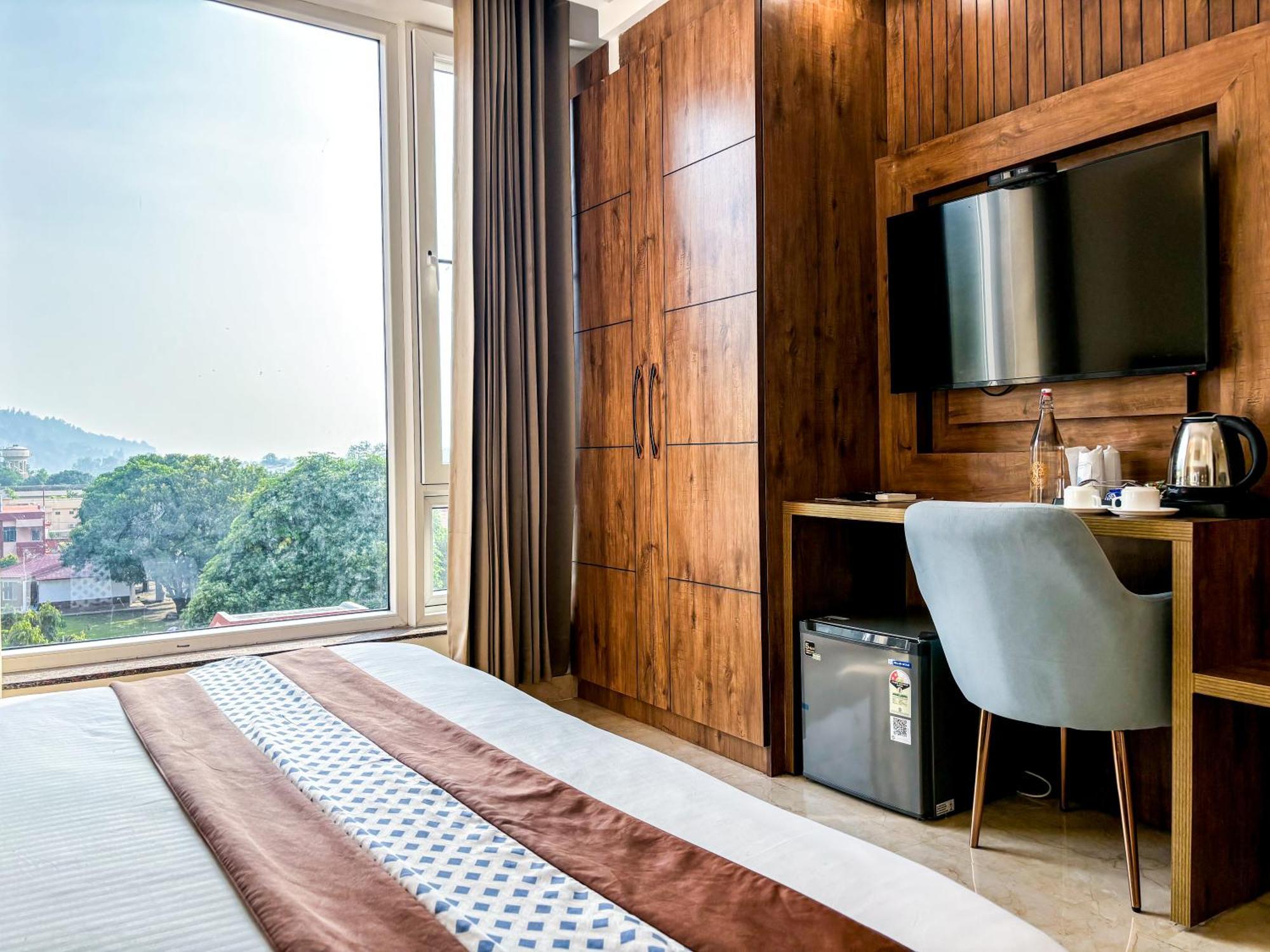 Hotel Nirvana Bliss, Behind Parmarth Niketan Ришикеш Экстерьер фото