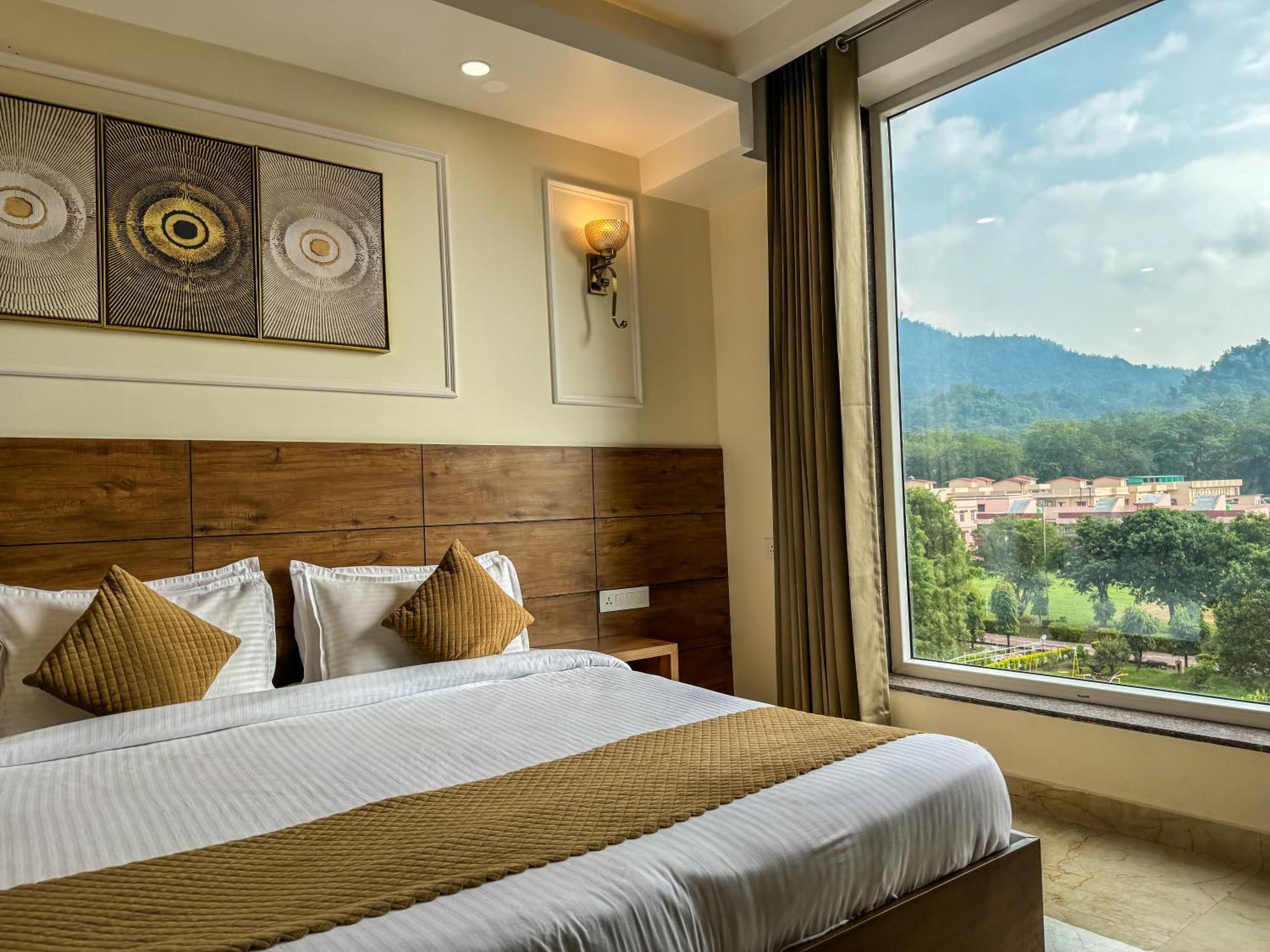 Hotel Nirvana Bliss, Behind Parmarth Niketan Ришикеш Экстерьер фото