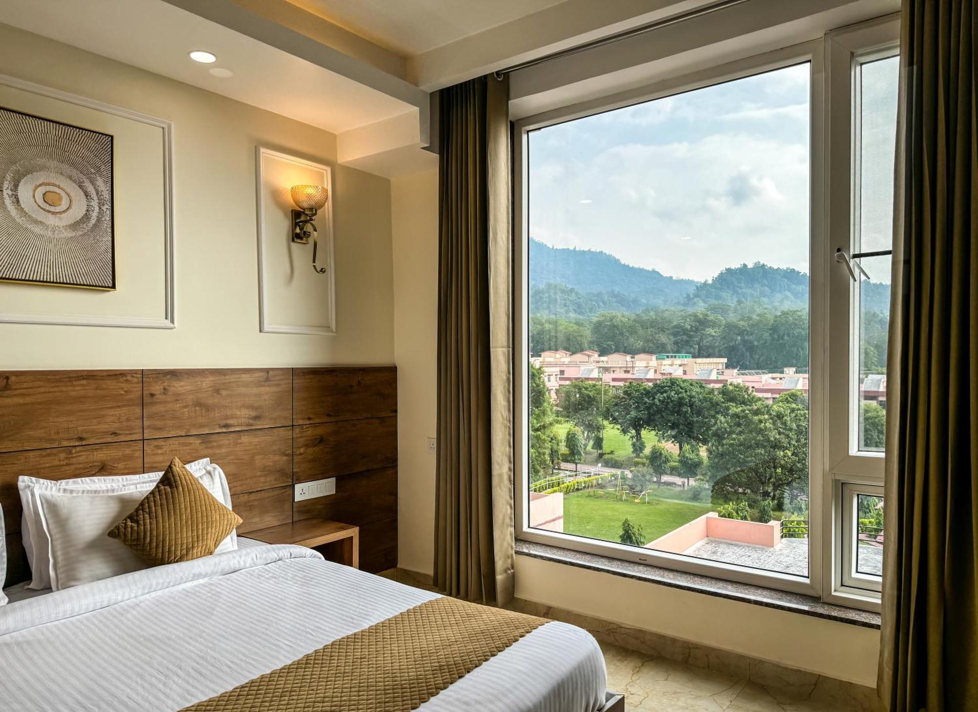 Hotel Nirvana Bliss, Behind Parmarth Niketan Ришикеш Экстерьер фото