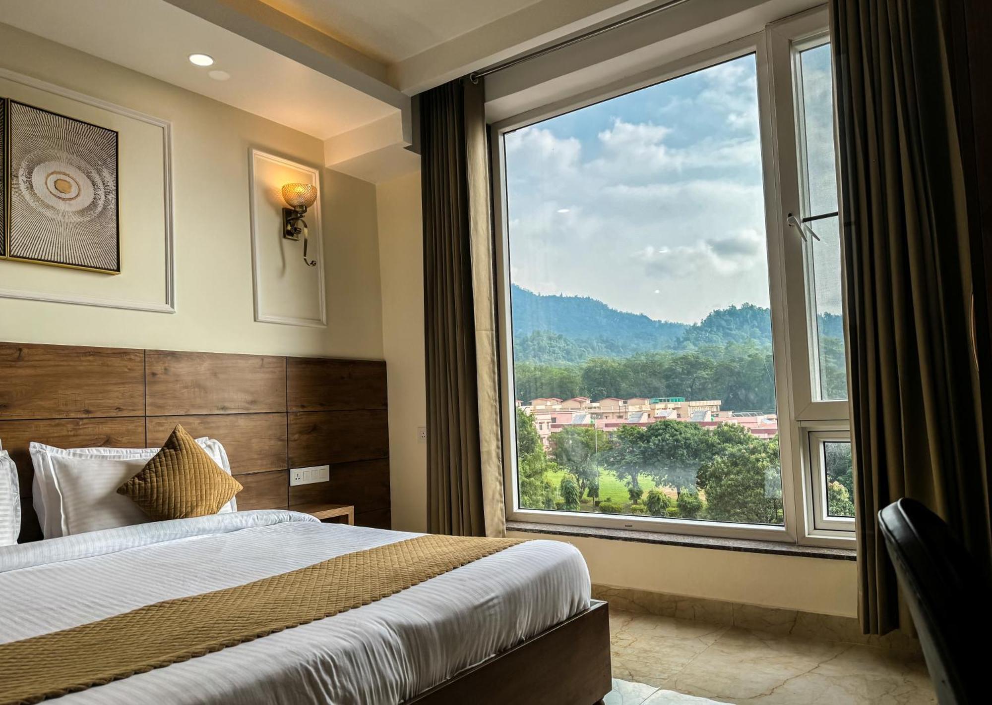 Hotel Nirvana Bliss, Behind Parmarth Niketan Ришикеш Экстерьер фото