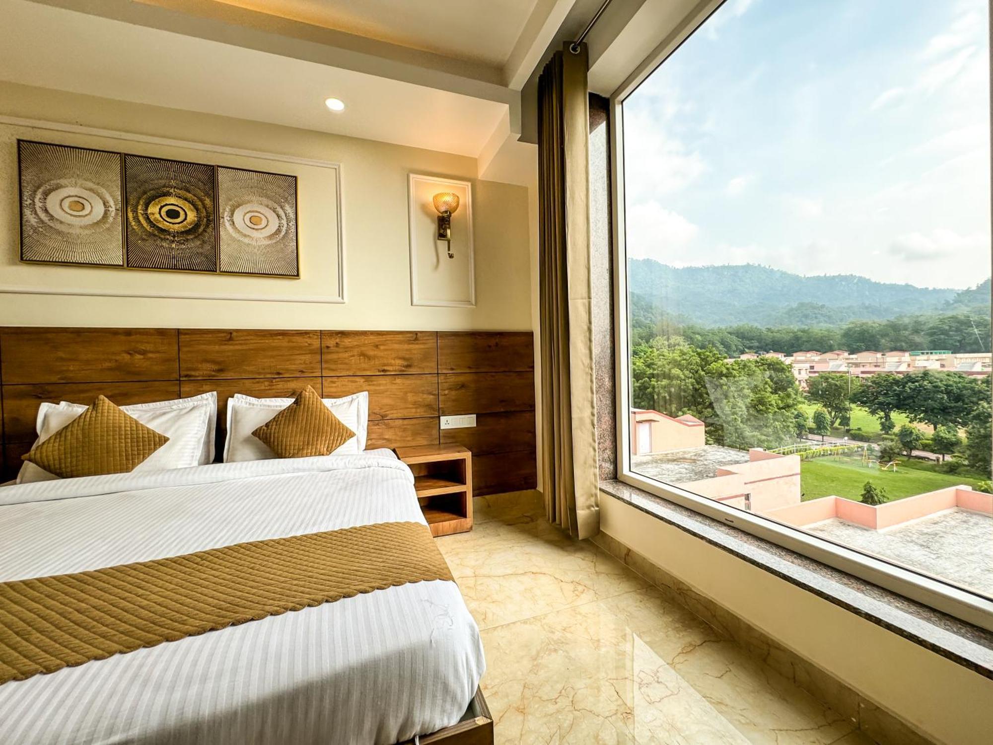 Hotel Nirvana Bliss, Behind Parmarth Niketan Ришикеш Экстерьер фото