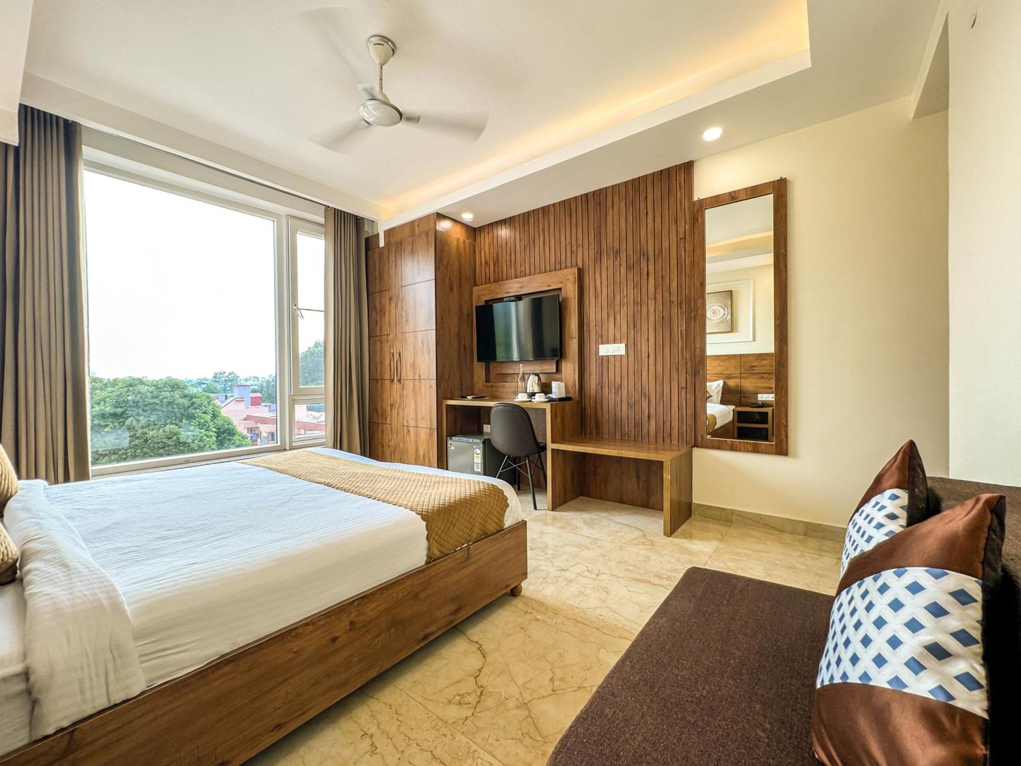 Hotel Nirvana Bliss, Behind Parmarth Niketan Ришикеш Экстерьер фото