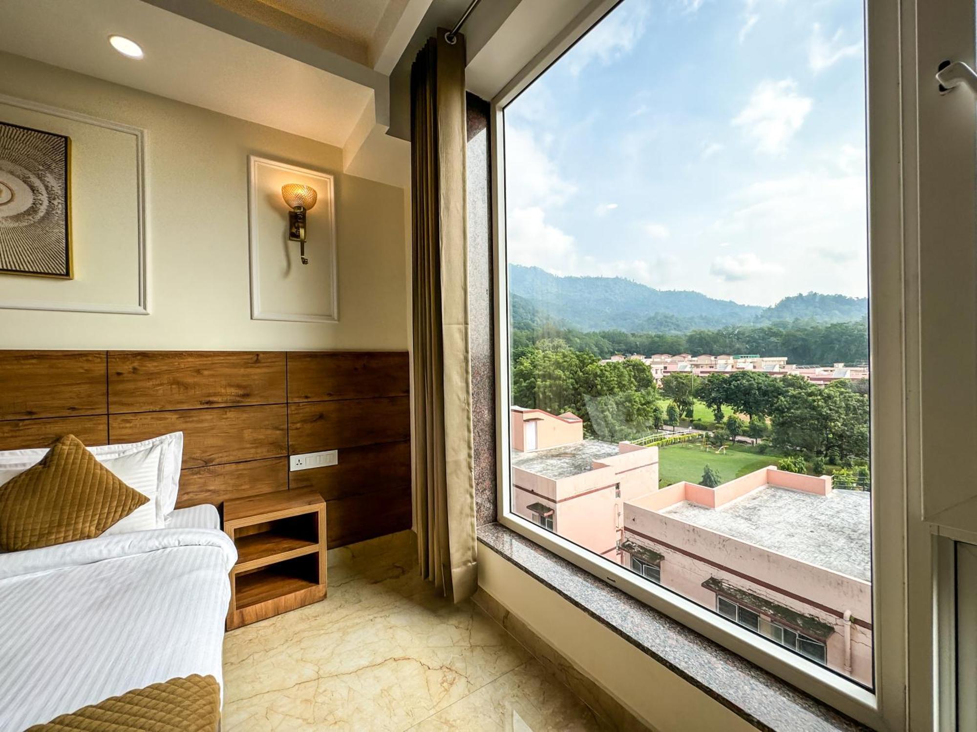 Hotel Nirvana Bliss, Behind Parmarth Niketan Ришикеш Экстерьер фото